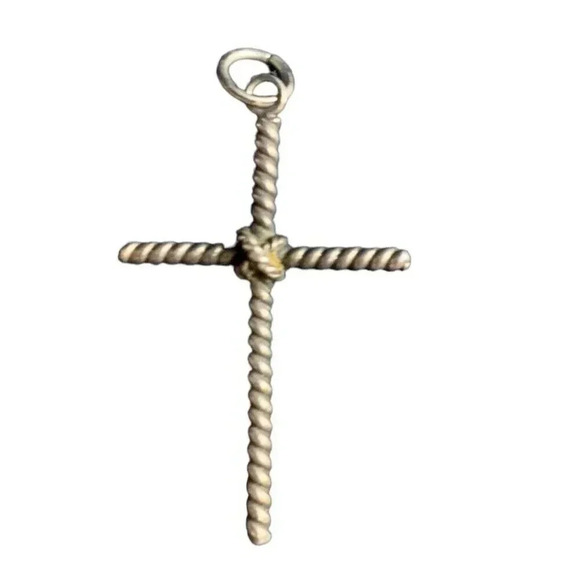 Vintage Silver Tone Twisted Cross Crucifix Necklace Pendant Christian Religious - Picture 1 of 4